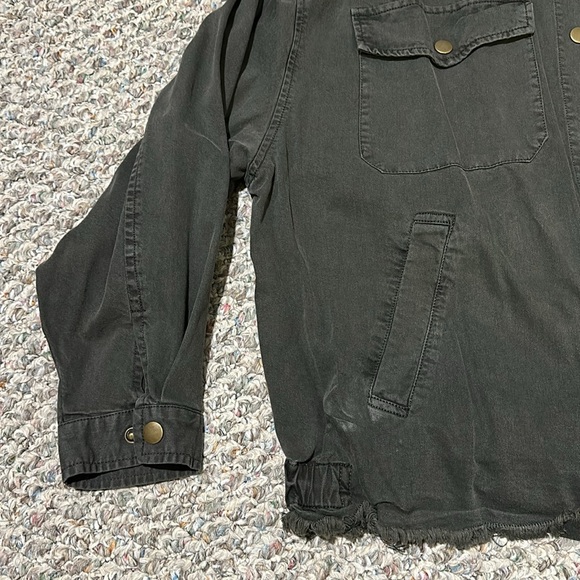 Gentle Fawn Winslow Jacket in Olive - Picture 5 of 6